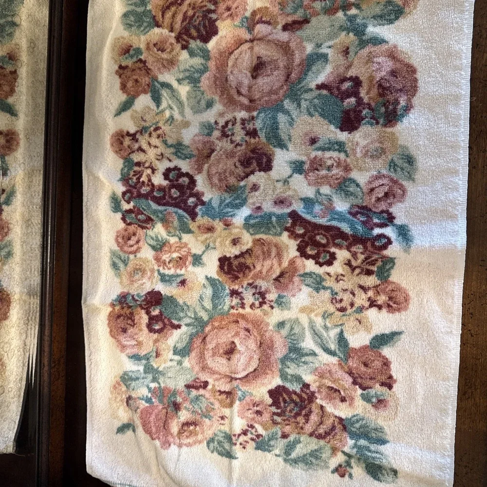 4 Pc.  JCPenney Classic Traditions Floral Body & Hand Towels Cotton